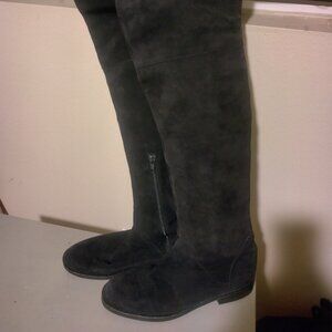 ACADEMIA Suede Boots